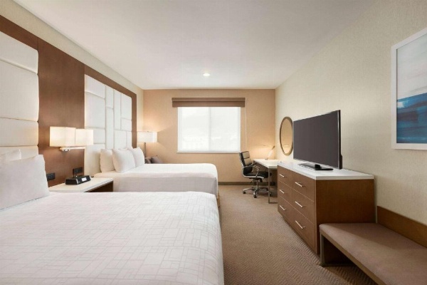 Wyndham Anaheim image 13