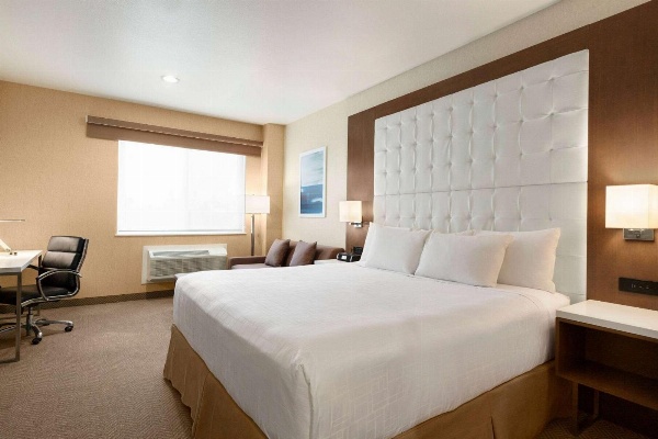 Wyndham Anaheim image 7